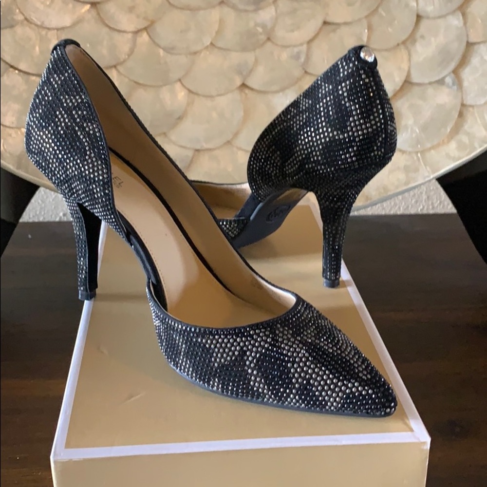 Never Worn MK Pumps